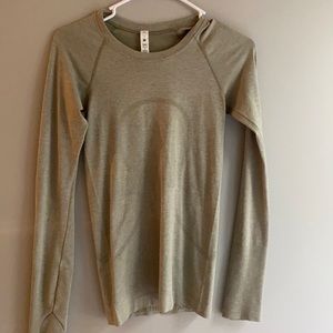 Lululemon long sleeve swiftly